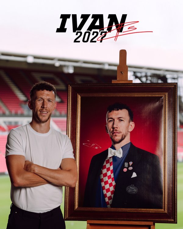 Official: PSV Eindhoven extends contract with 36 year old Perisic until 2027