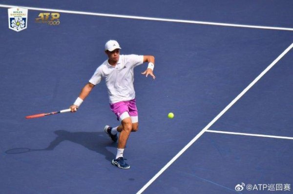 上海赛第3日布云朝克特首轮出局 吴易昺晋级下一轮  32强