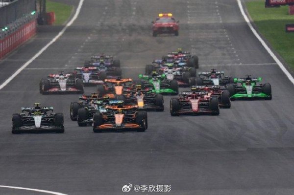 2024一级方程式中国站冲刺跑  赛：维斯塔潘夺魁   周冠宇第9