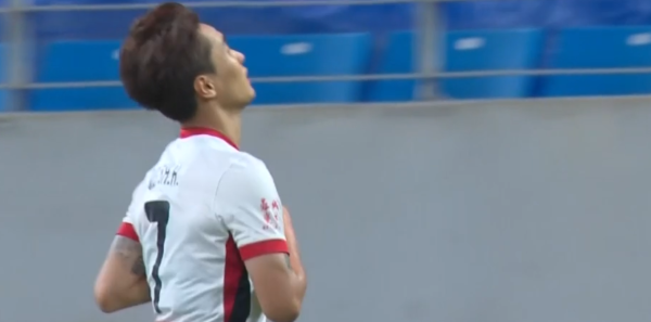 2-1晋级下一轮  ! 中超第4杀入4强, 韦世豪踢疯了: 连进两球征服客场应战