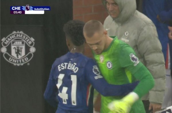 摆大巴!桑切斯驱逐 后切尔西连换2人,约根森、阿达拉比奥尤上场 摆大巴!桑切斯驱逐 后切尔西连换2人,约根森、阿达拉比奥尤上场