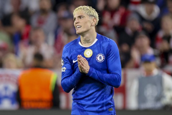 邮报介绍加纳乔脖子的新文身:这从来不是运气,始终是上帝的旨意 邮报介绍加纳乔脖子的新文身:这从来不是运气,始终是上帝的旨意