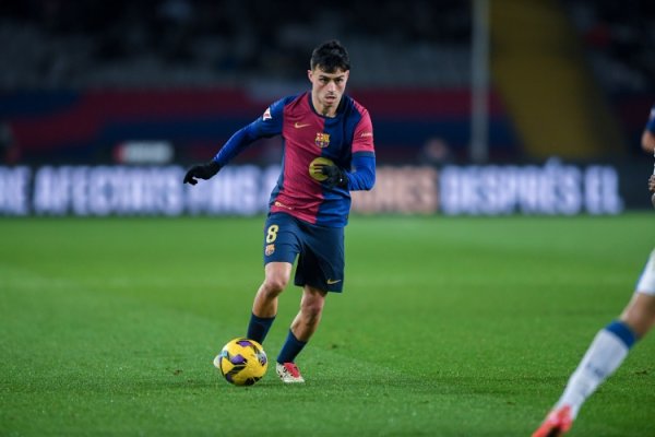 佩德里:施压不到位且防线很靠前,对手一个简单直塞就可形成单刀 佩德里:施压不到位且防线很靠前,对手一个简单直塞就可形成单刀