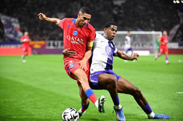 队报: 巴黎和阿什拉夫因金球关系并不融洽;他身体状况不佳