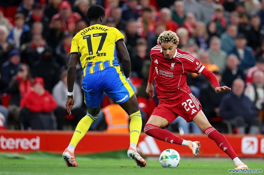 [图]英联杯-伊萨克首球埃基蒂克致胜球   利物浦2-1晋级下一轮  足球一场比赛多少分钟