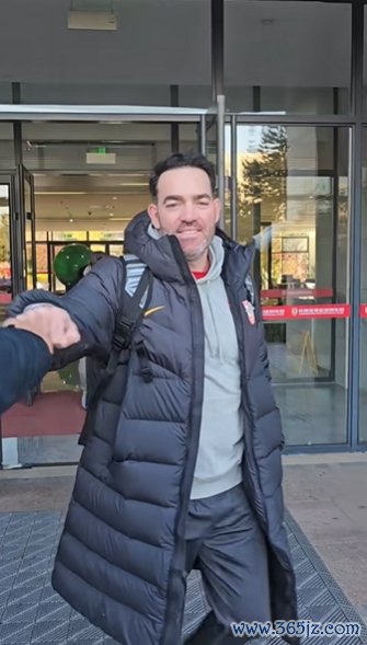 【亚泰动新闻】亚泰兵抵津门 25日与津门虎进行保级决战 【亚泰动新闻】亚泰兵抵津门 25日与津门虎进行保级决战