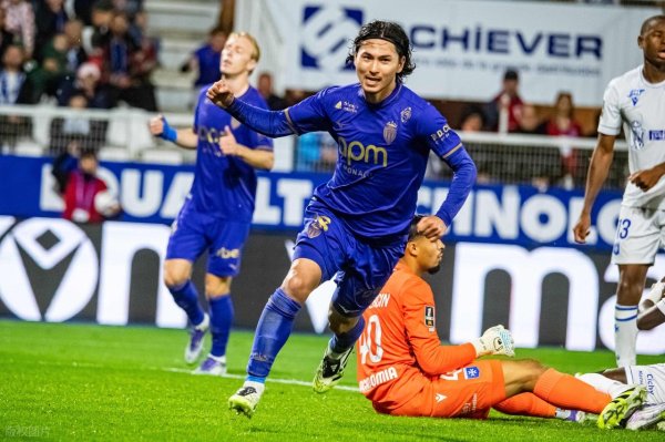 2-1, 30岁日本球星南野拓实闪耀法甲: 利剑出鞘, 率队2连胜逼近榜首