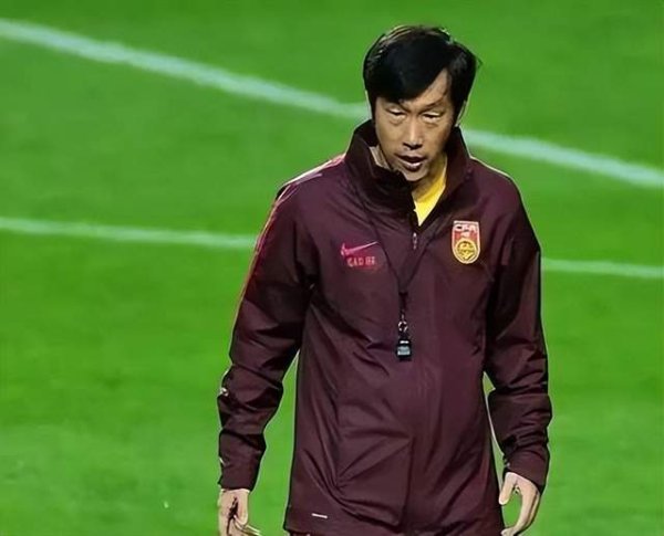 记者爆料: 目前本土指导教练员仅1人符合国足选帅要求, 其他人没意愿 记者爆料: 目前本土指导教练员仅1人符合国足选帅要求, 其他人没意愿