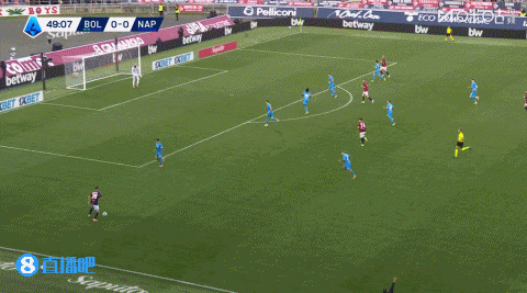 那不勒斯0-1落后!达林加接队友传中抢点破门,瓦尼亚反应不及 那不勒斯0-1落后!达林加接队友传中抢点破门,瓦尼亚反应不及