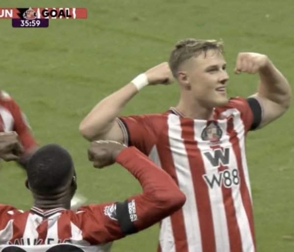 桑德兰官推“吹”中卫巴拉德：一场无比伟大的表演😳