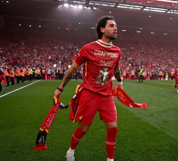 罗马诺:利物浦同时和索博、赫拉芬贝赫谈续约,但科纳特最紧迫 罗马诺:利物浦同时和索博、赫拉芬贝赫谈续约,但科纳特最紧迫