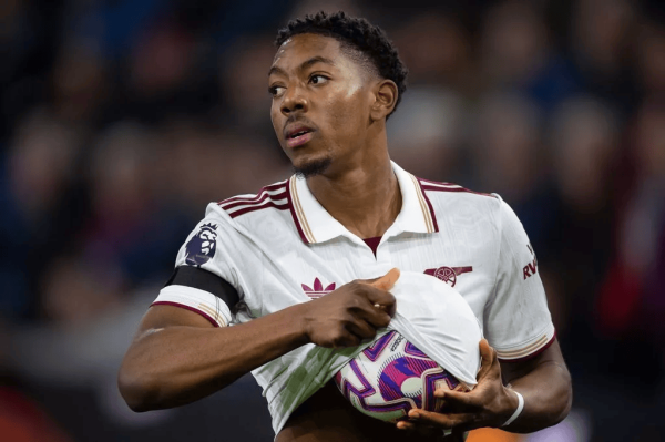 跟队: 斯凯利不会因缺少时间离开阿森纳, 他很乐于接受竞争 跟队: 斯凯利不会因缺少时间离开阿森纳, 他很乐于接受竞争