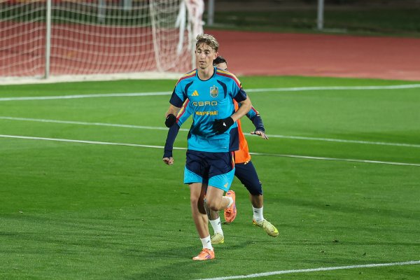 TA:赫伊森在国家队期间腹股沟不适 将接受检查 TA:赫伊森在国家队期间腹股沟不适 将接受检查